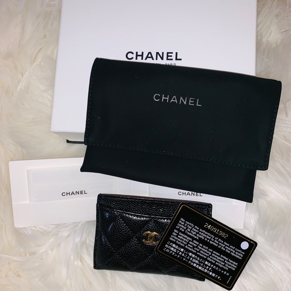 CHANEL Caviar Quilted CC Card Holder - Picture 2 of 5